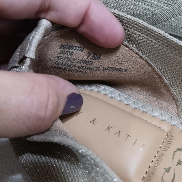 Chic Taupe Flats by - Picture 8 of 8